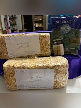 New Moss and straw bales